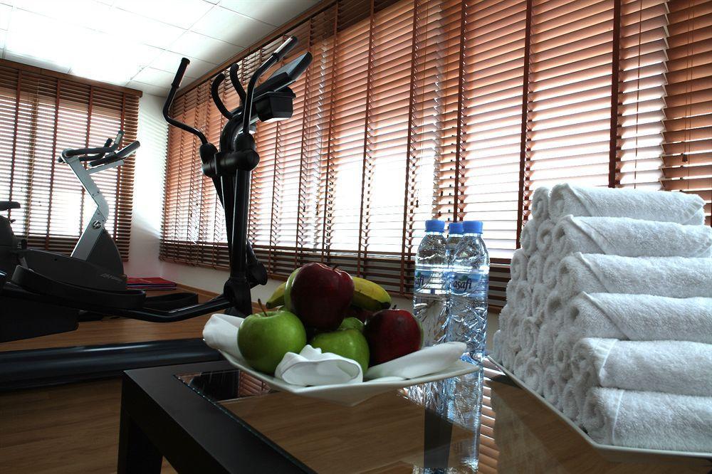 Hotel Express Safa Park By Ihg