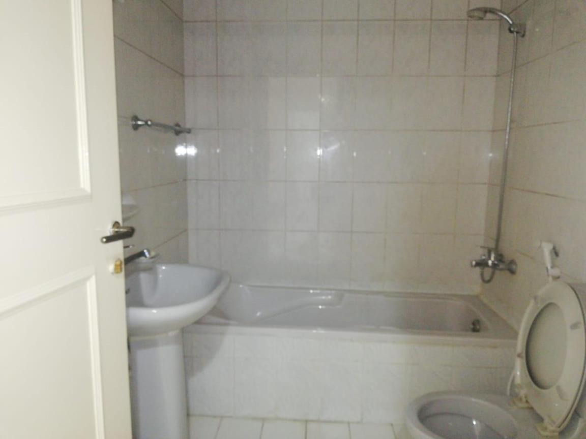 Hostel Bed Space For Males Near Metro Station *