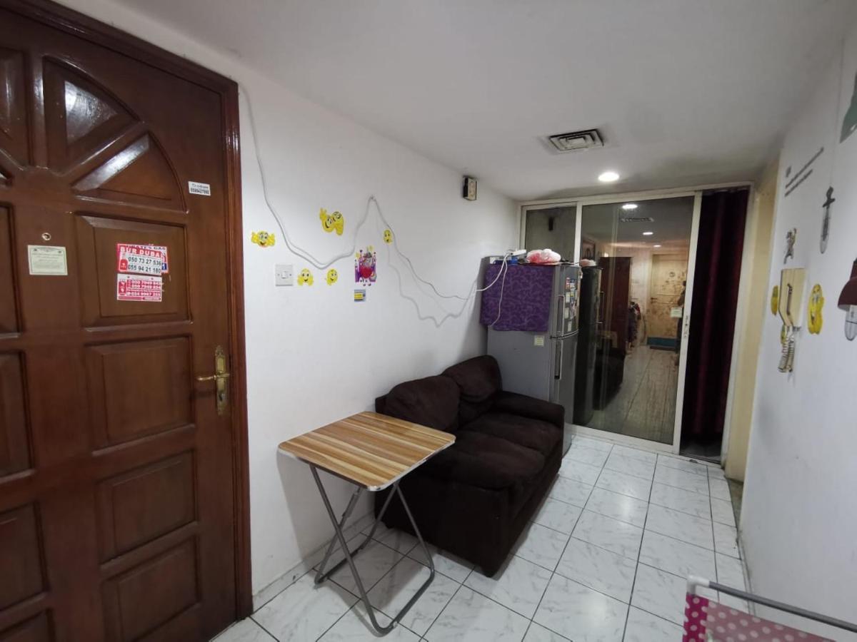 Bed Space For Males Near Metro Station