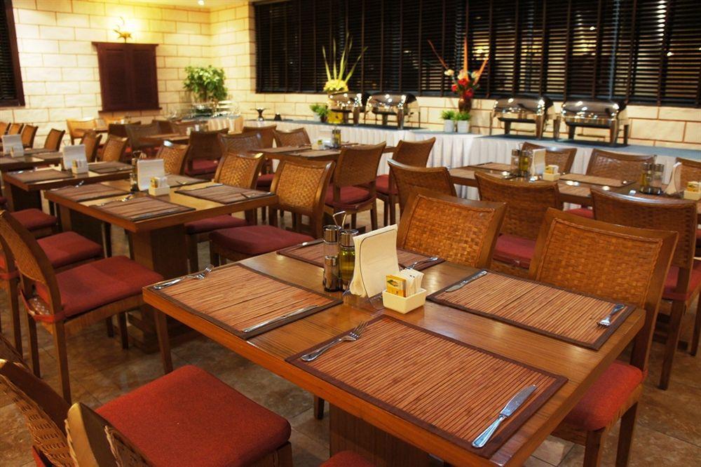 Dream Palace Hotel