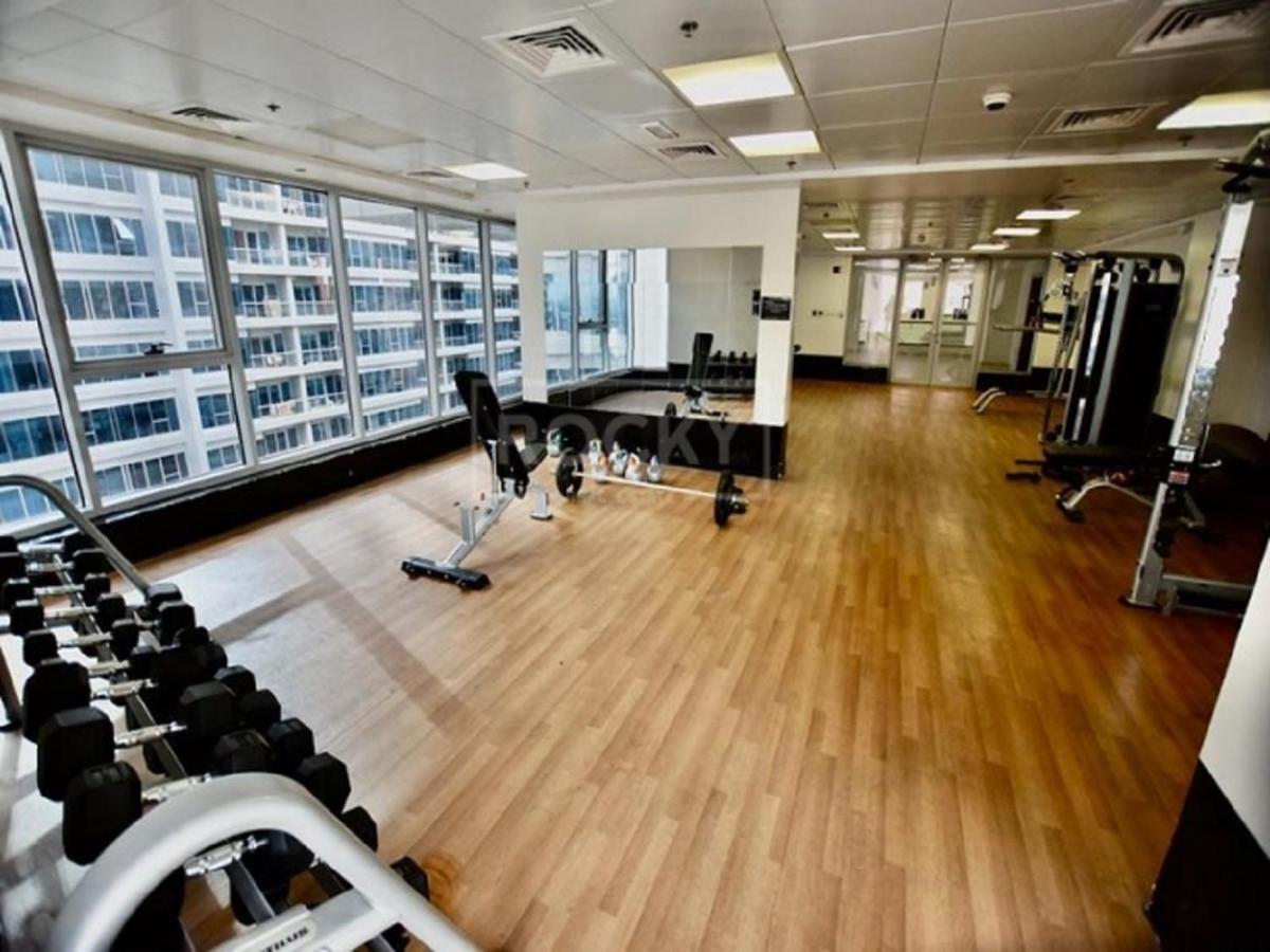 Octavius Holiday Homes, Spacious 2 Bedroom Apartment, Skyline & Burj Khalifa View * Dubai