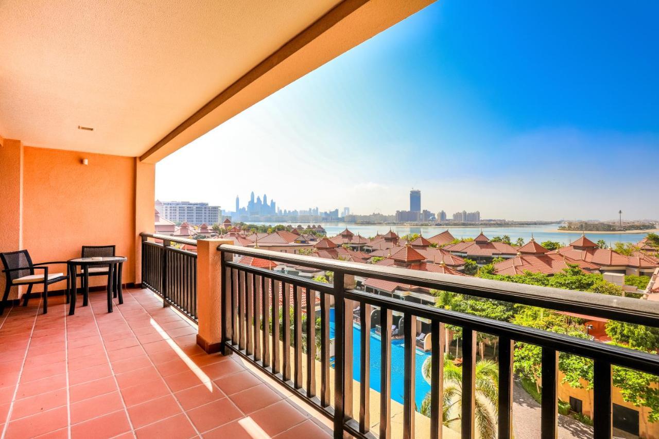 Signature Living Resort Apartments With Private Beach And Laguna Pool , Palm Jumeirah Dubai