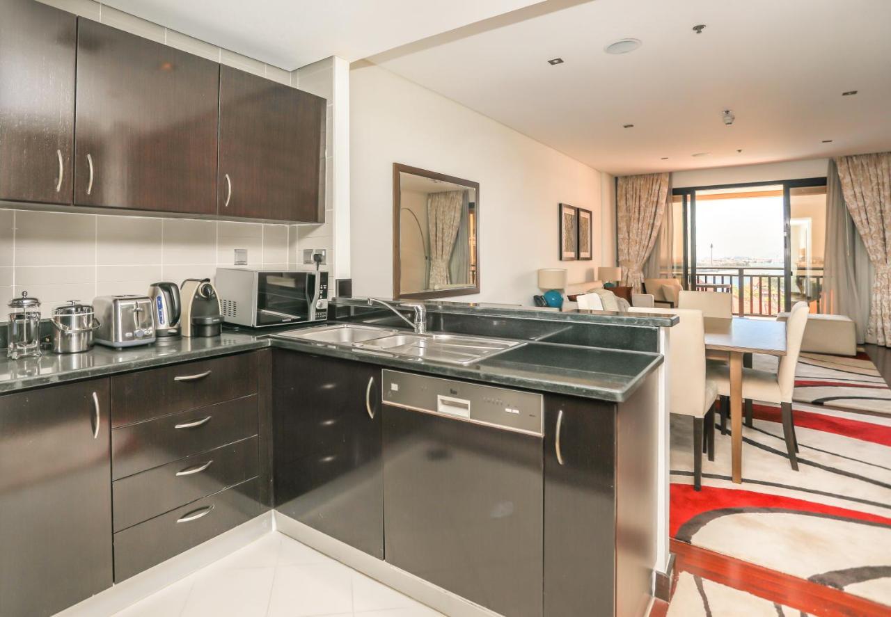 Apartment Signature Living Resort Apartments With Private Beach And Laguna Pool , Palm Jumeirah