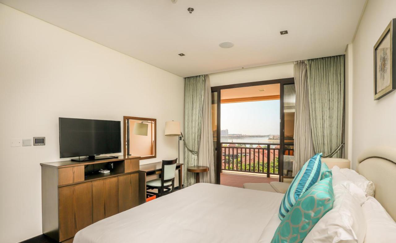Signature Living Resort Apartments With Private Beach And Laguna Pool , Palm Jumeirah Dubai