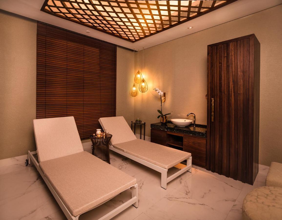 Hotel Al Jaddaf Rotana 5*