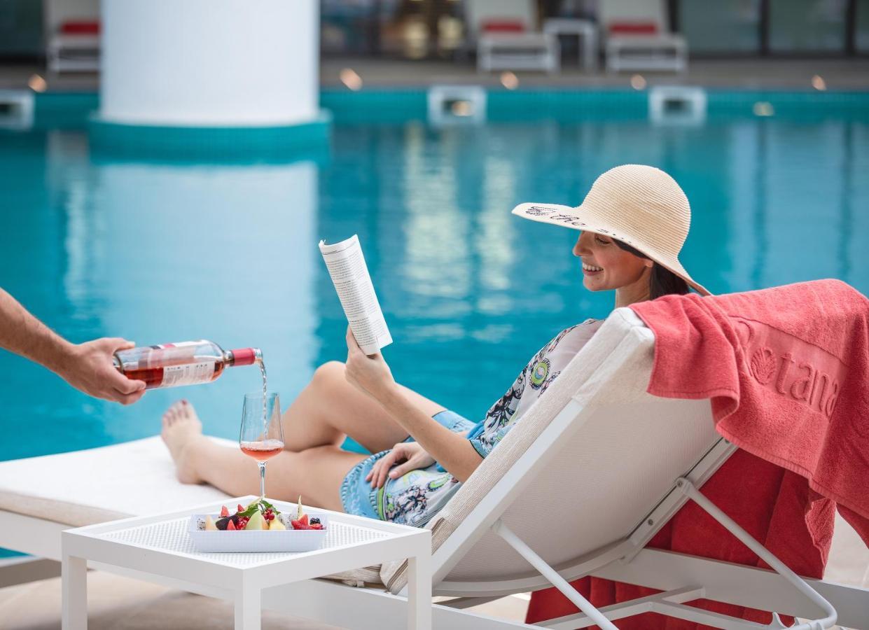 Al Jaddaf Rotana