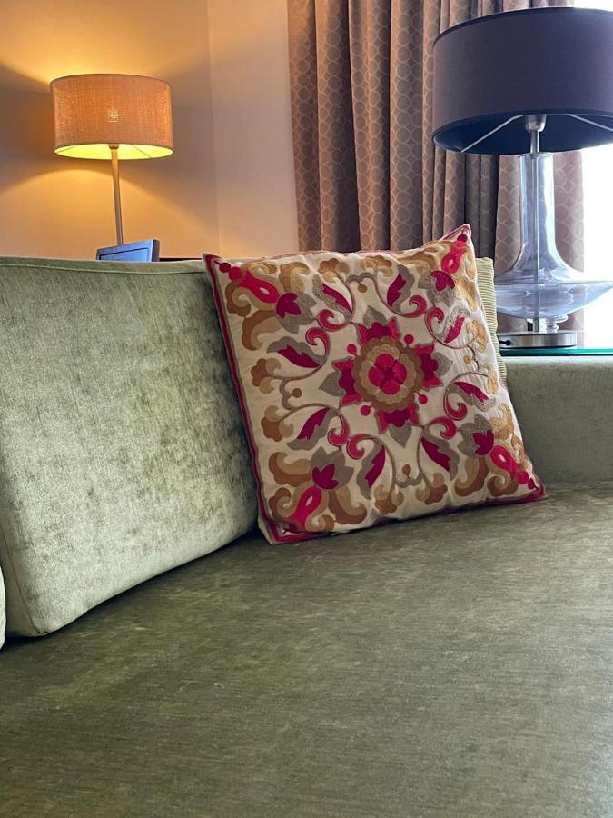 Address Mall Luxury & Spacious - Airbetter Apartment