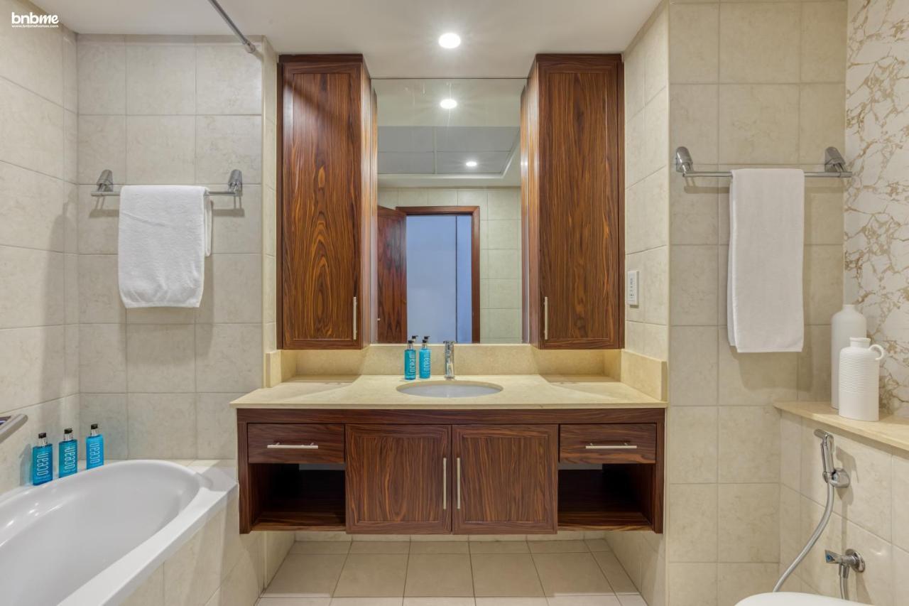 Fountains - Burj Khalifa - Luxury Interiors - 1304 Dubai