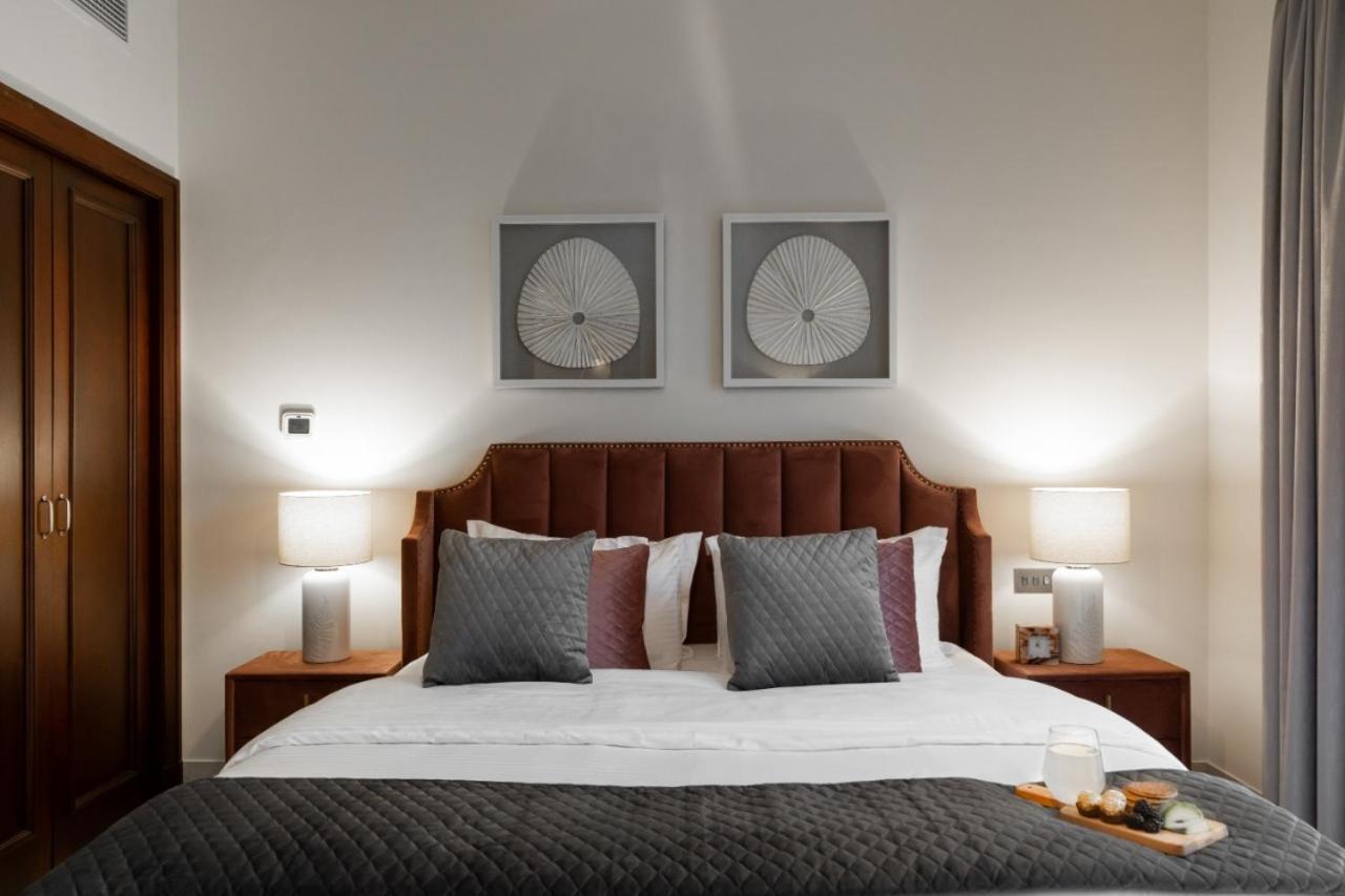 Durrani Homes - Glam Living Besides Mall- 2br With Study Third Converted Apartamento *