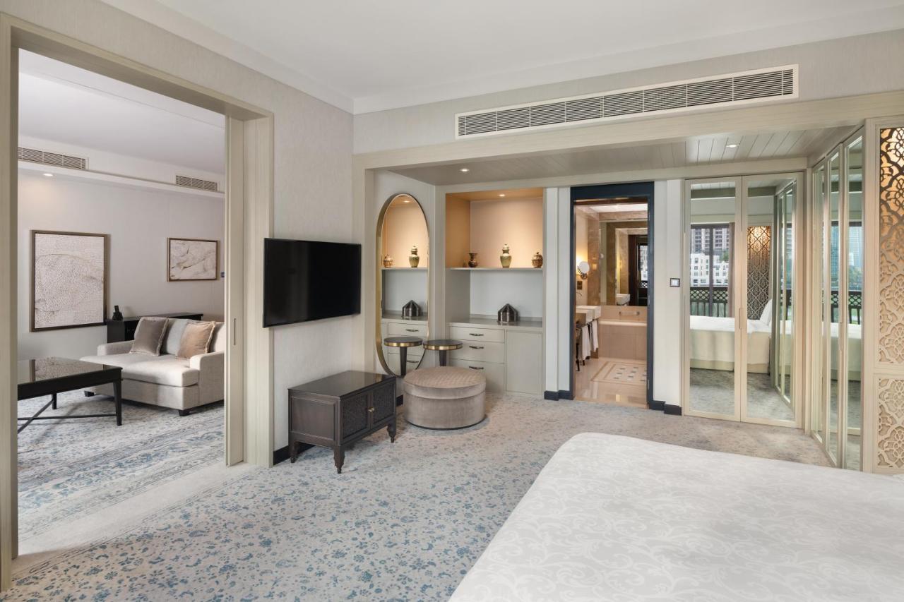 Palace Downtown 5*
