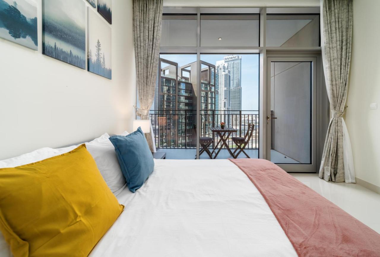 Lux Boulevard Dowtown Views
