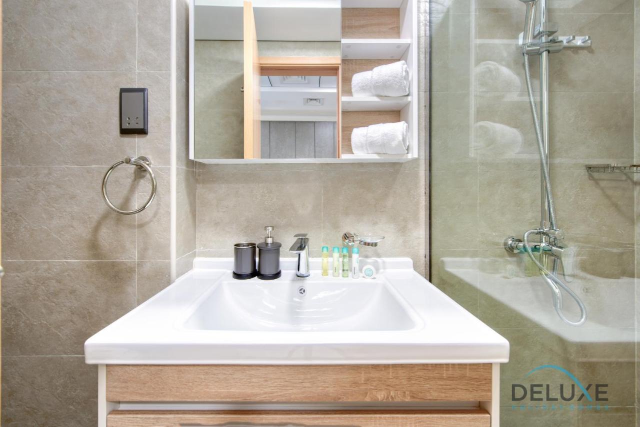 Apartment Urban Studio In Pantheon Elysee Jvc By Deluxe