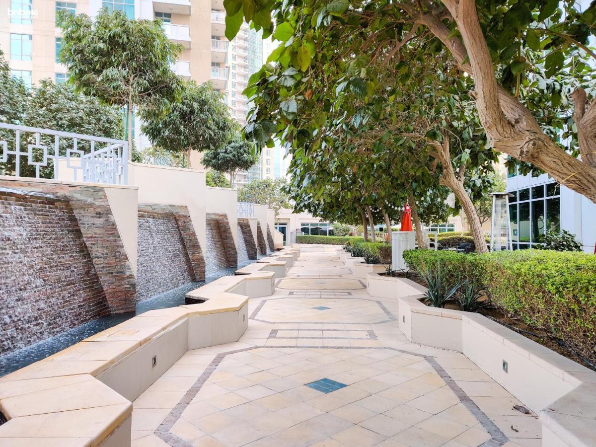 Fountains - Burj Khalifa - Luxury Interiors - 1304 Apartment Dubai