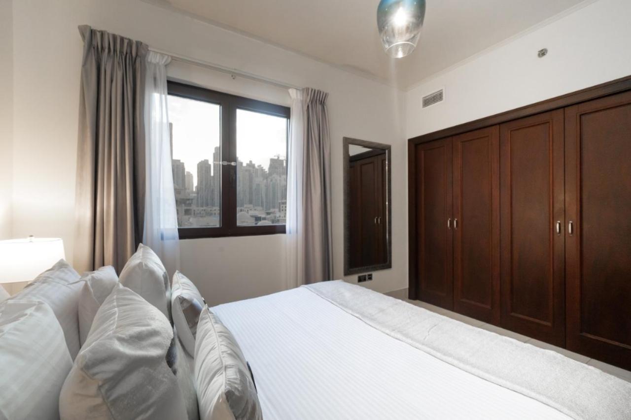 Durrani Homes - Glam Living Besides Mall- 2br With Study Third Converted Apartamento *