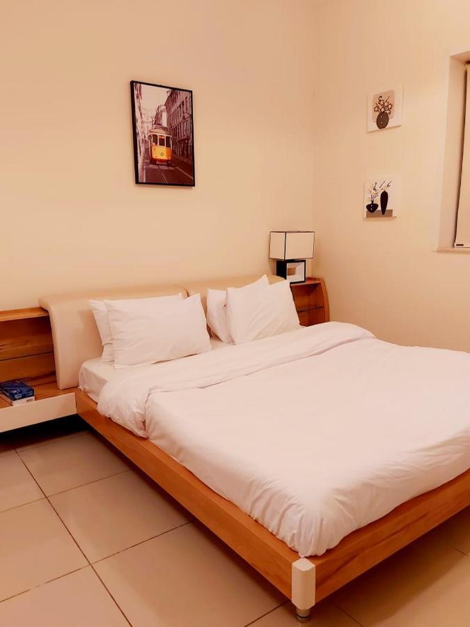 Private In 3 Bedroom Skynest Homes Marina Pinnacle