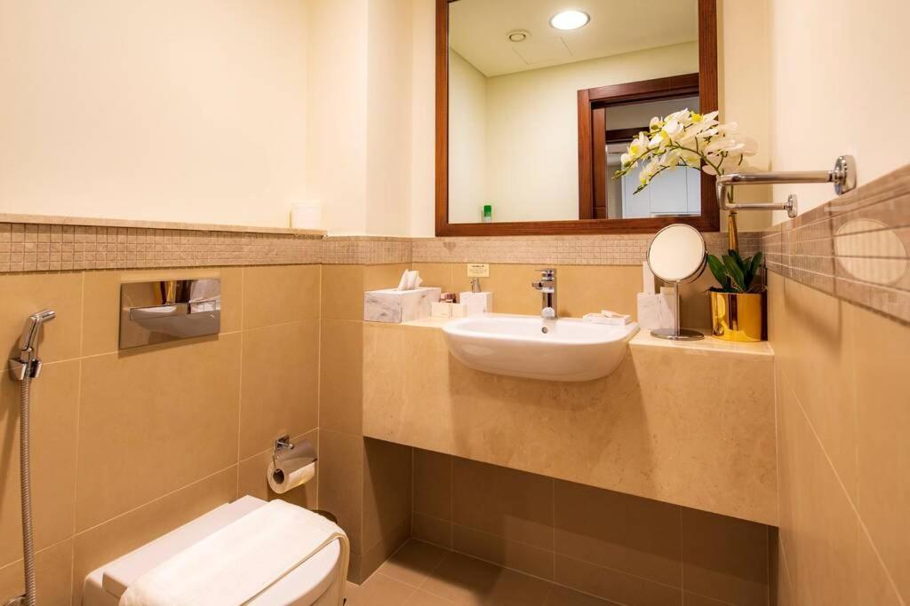 First Class 3br With Full Burj Khalifa And Fountain View Apartment *