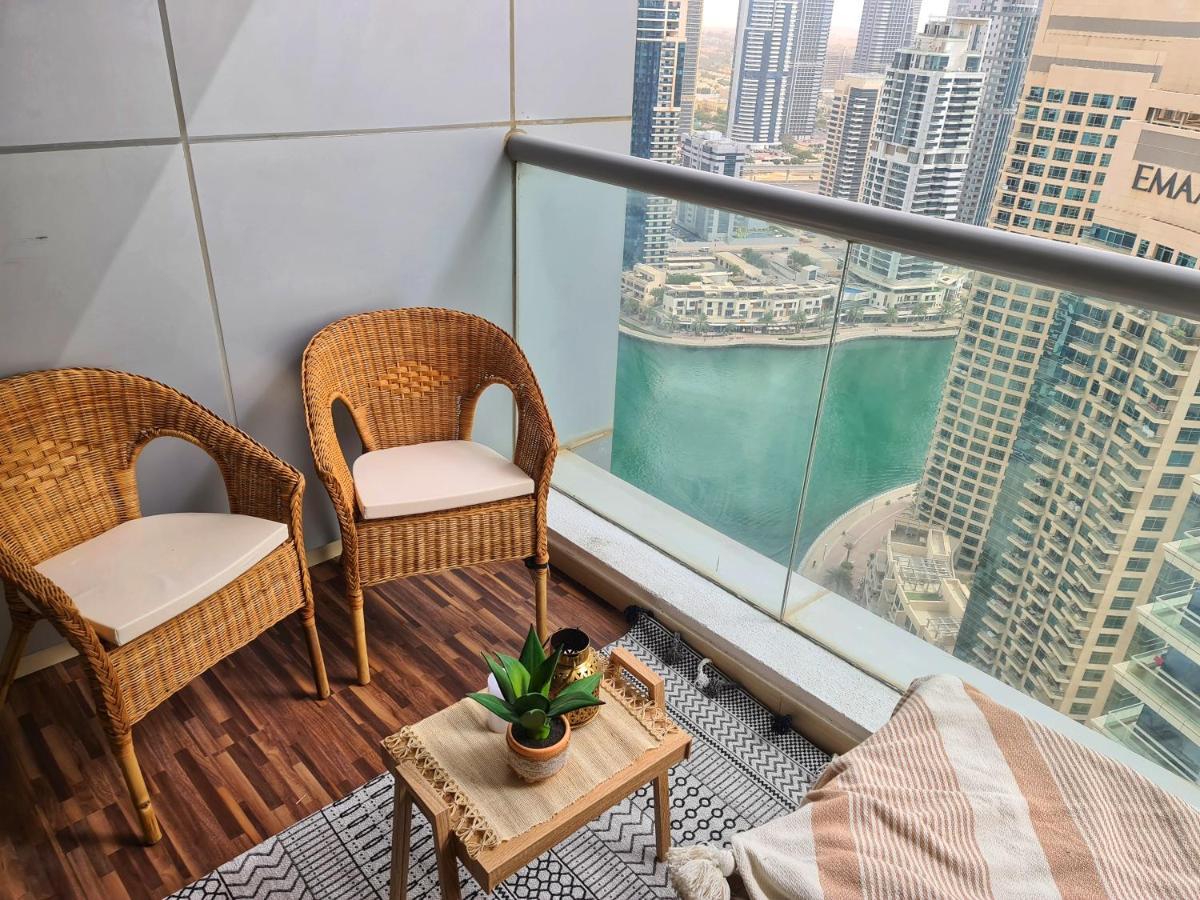 Hospedagem domiciliar Green Sky Holiday With Shared Kitchen And Lounge Dubai