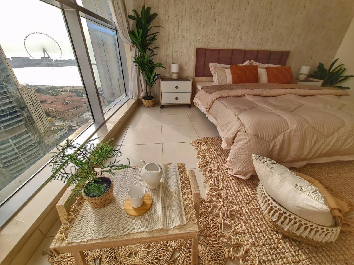 Green Sky Holiday With Shared Kitchen And Lounge * Dubai