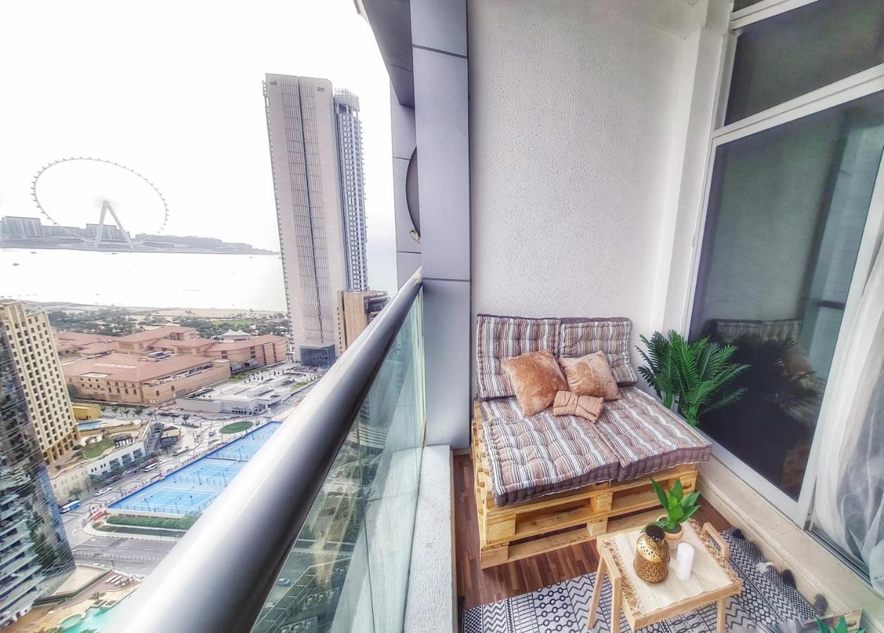 Green Sky Holiday With Shared Kitchen And Lounge Dubai