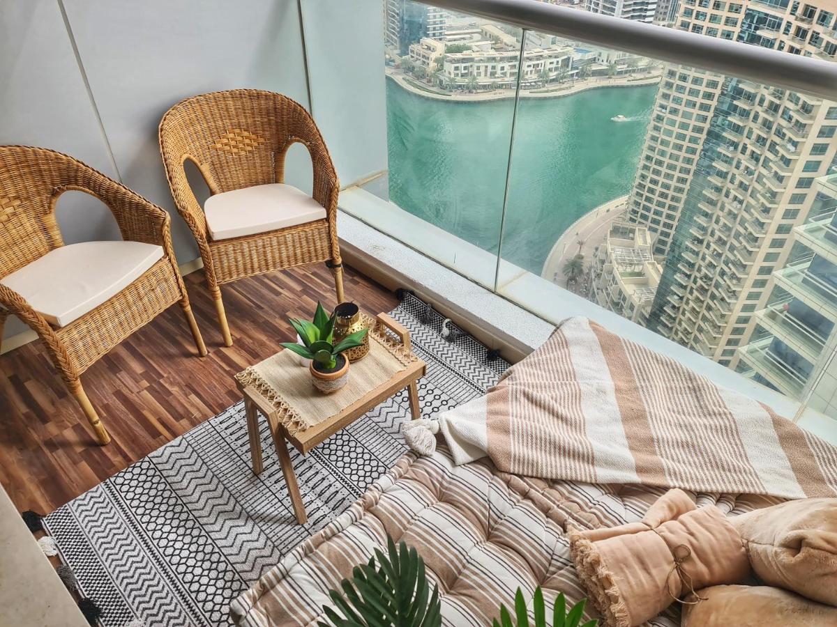 Hospedagem domiciliar Green Sky Holiday With Shared Kitchen And Lounge Dubai