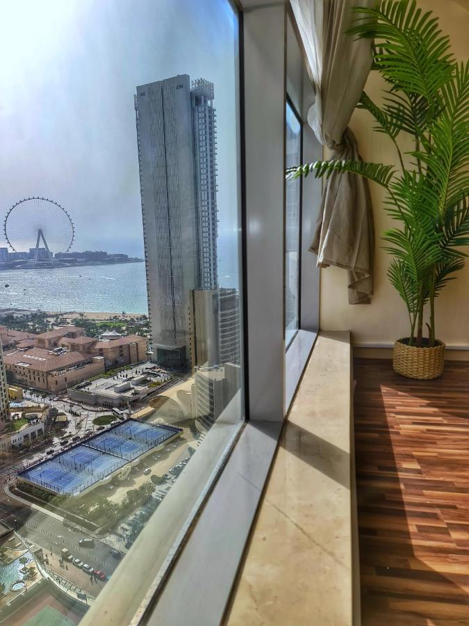 Green Sky Holiday With Shared Kitchen And Lounge * Dubai