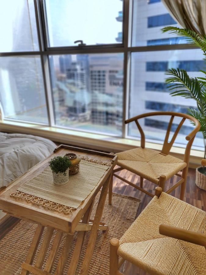 Hospedagem domiciliar Green Sky Holiday With Shared Kitchen And Lounge Dubai