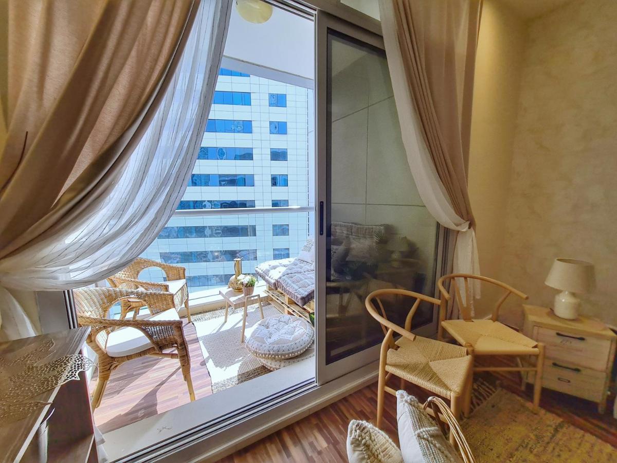 Hospedagem domiciliar Green Sky Holiday With Shared Kitchen And Lounge Dubai