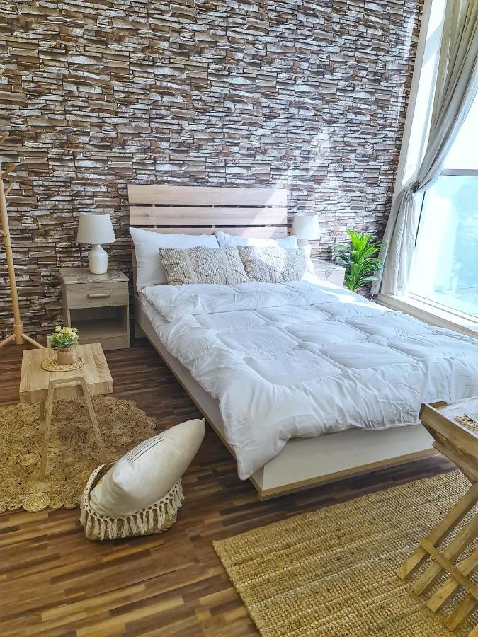 Hospedagem domiciliar Green Sky Holiday With Shared Kitchen And Lounge Dubai