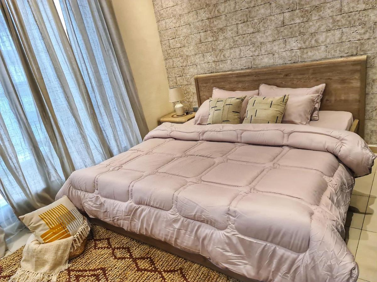 Green Sky Holiday With Shared Kitchen And Lounge Dubai