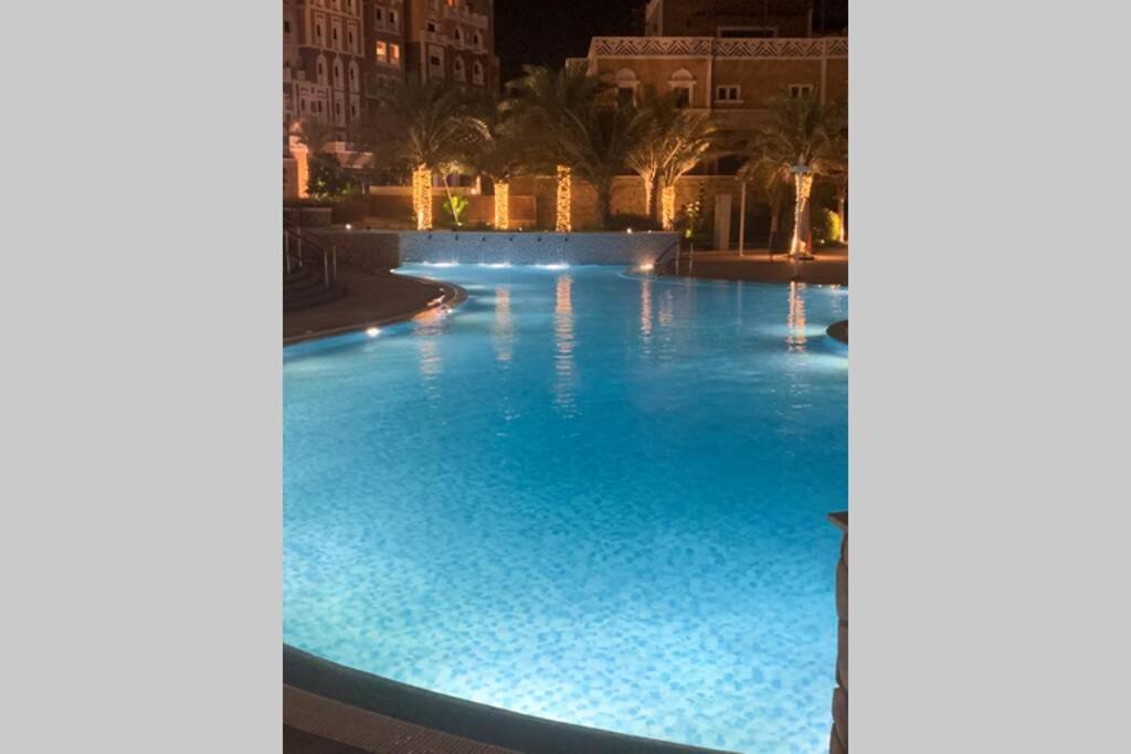 Balqis Residense Palm Jumeirah,pool, Beach, Floor, Full Sea View, Restaurants Daire Dubai