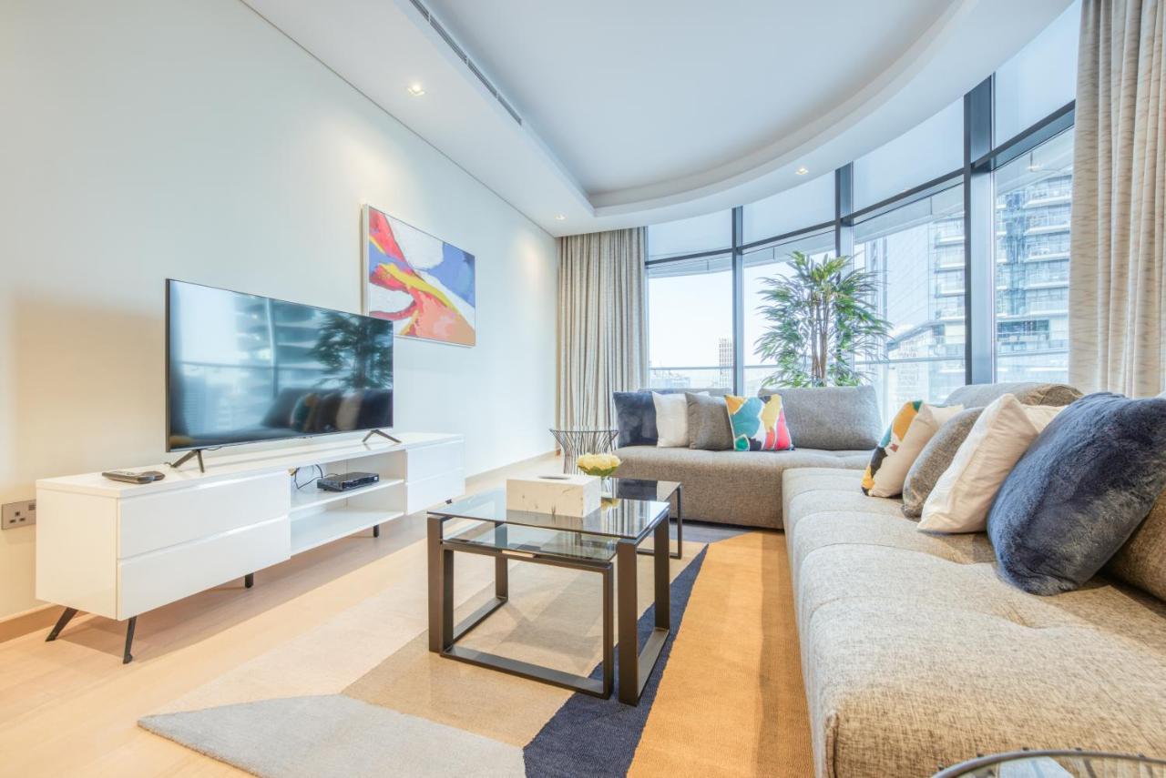 Rh- A Stylish Away From Home, Spacious 02 Bedroom Near Mall Apartment Dubai