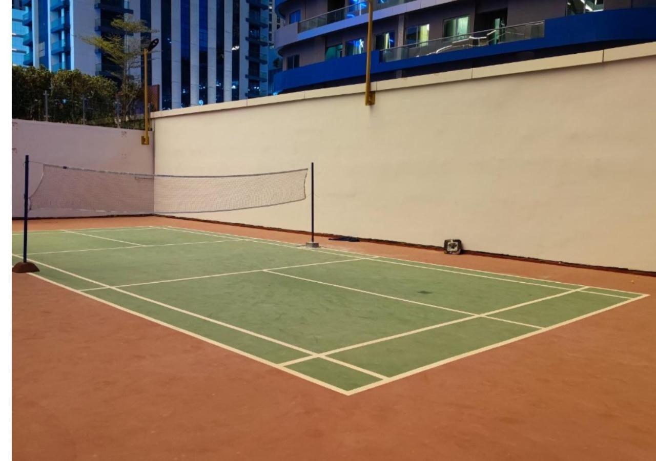 Rh- A Stylish Away From Home, Spacious 02 Bedroom Near Mall Apartment *