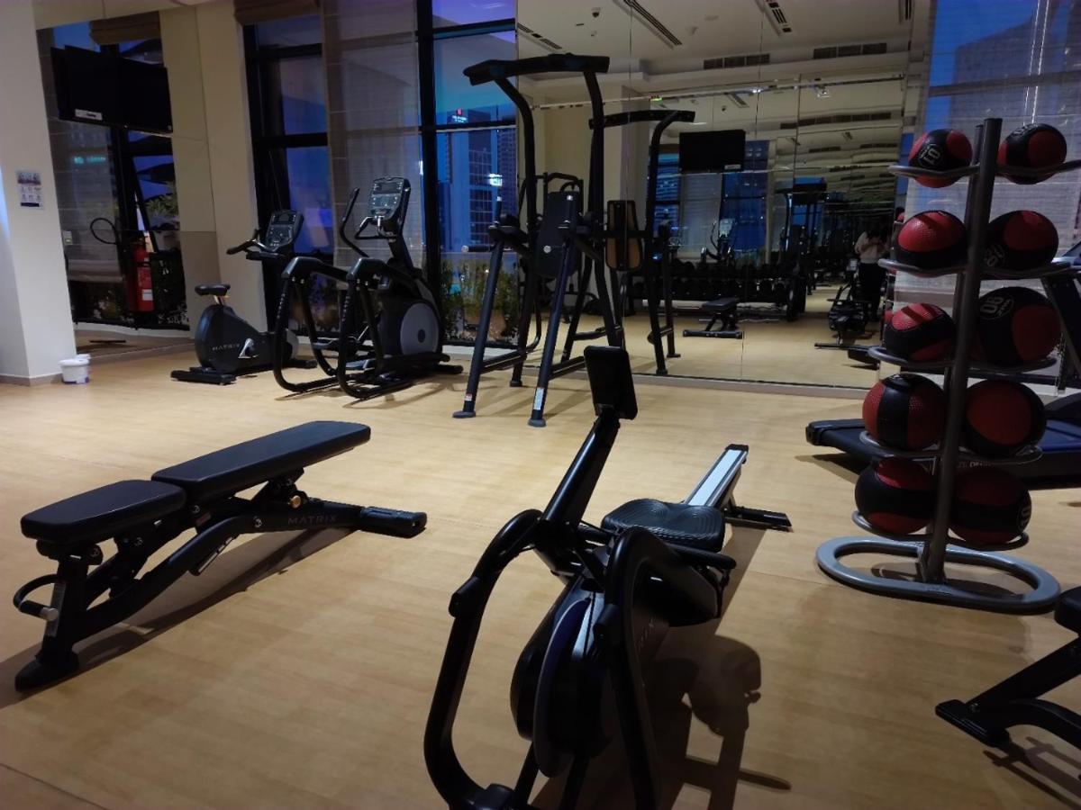 Rh- A Stylish Away From Home, Spacious 02 Bedroom Near Mall Apartment *