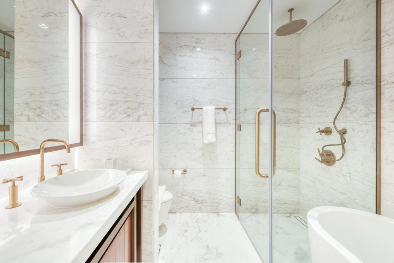 Rh- A Stylish Away From Home, Spacious 02 Bedroom Near Mall Apartment Dubai