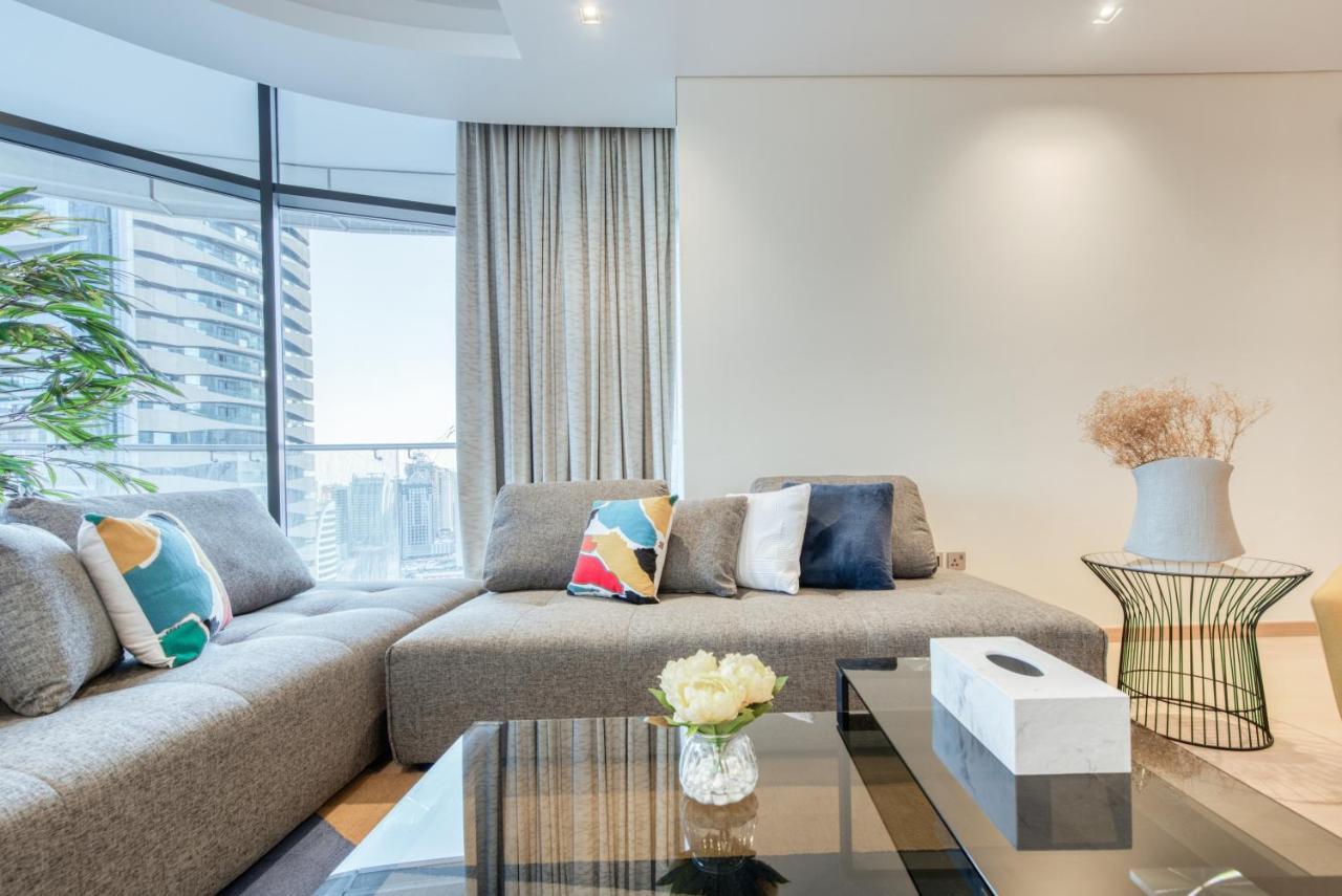 Rh- A Stylish Away From Home, Spacious 02 Bedroom Near Mall *