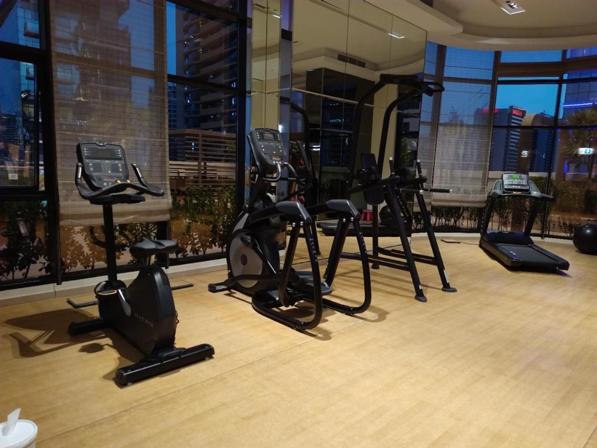 Rh- A Stylish Away From Home, Spacious 02 Bedroom Near Mall Apartment Dubai