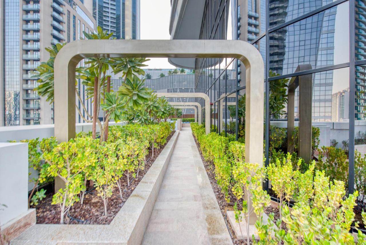 Rh- A Stylish Away From Home, Spacious 02 Bedroom Near Mall Apartment Dubai