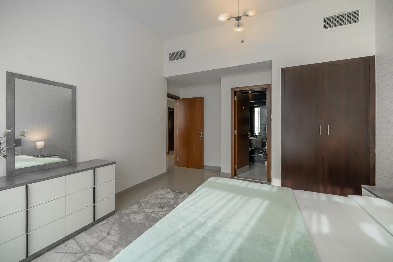 Higuests - Oudah Tower Dubai