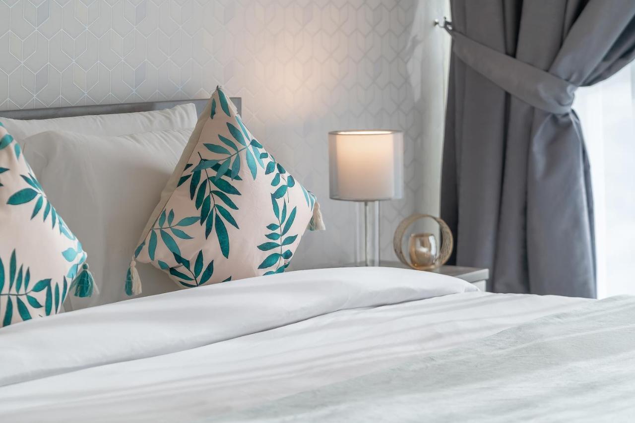 Higuests - Oudah Tower Apartment Dubai