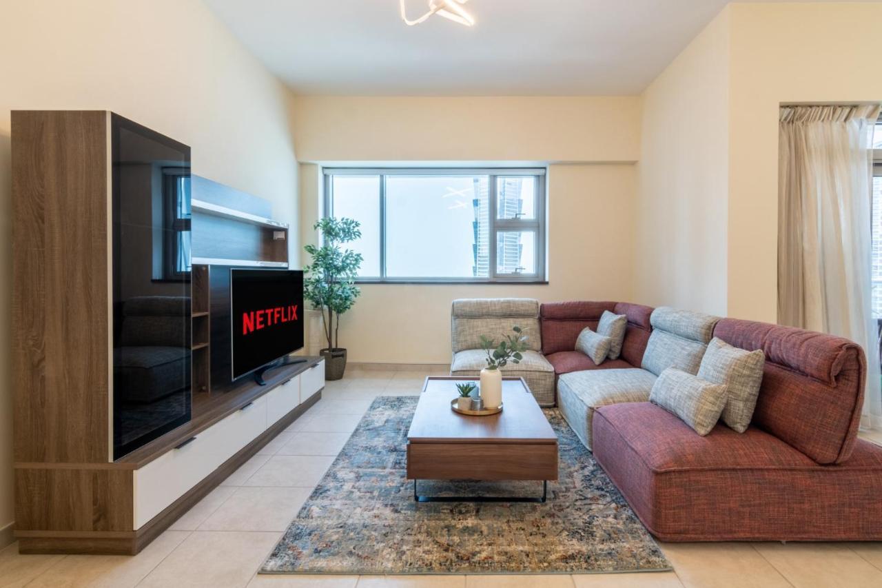 Scenic 2 Bedroom - Downtown Business Bay * Dubai