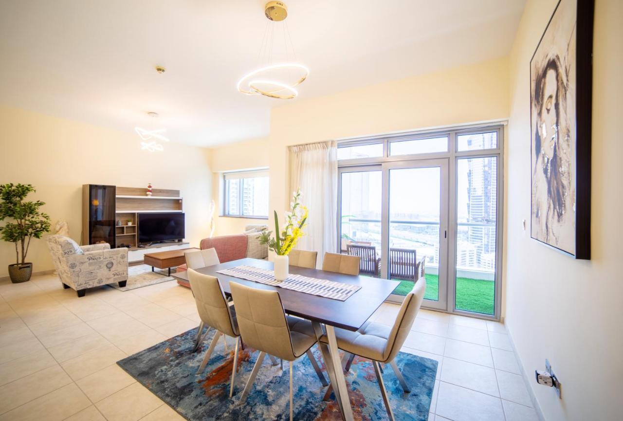 Scenic 2 Bedroom - Downtown Business Bay Apartment *
