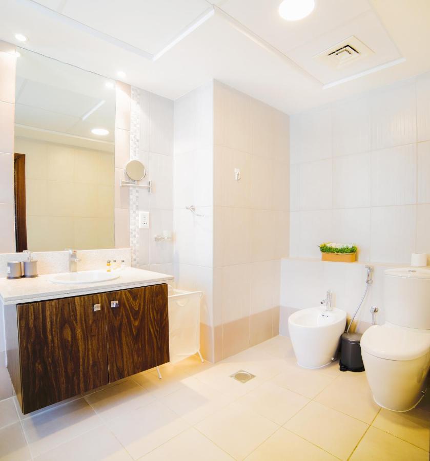 Scenic 2 Bedroom - Downtown Business Bay Apartment