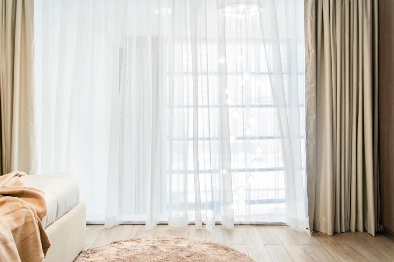 Sophisticated 2 Bedroom With Lush Interiors In Jvc