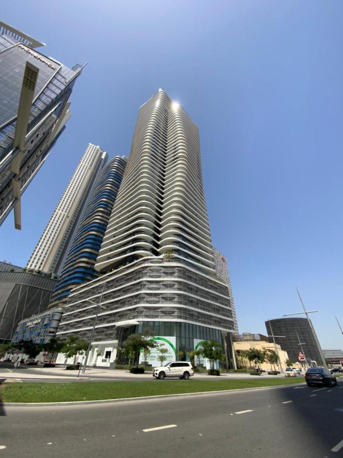 Apartment Rh- A Stylish Away From Home, Spacious 02 Bedroom Near Mall