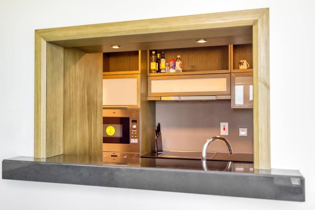 Xanadubai Loft Tower - Your Away From In Downtown Dubai! Daire *