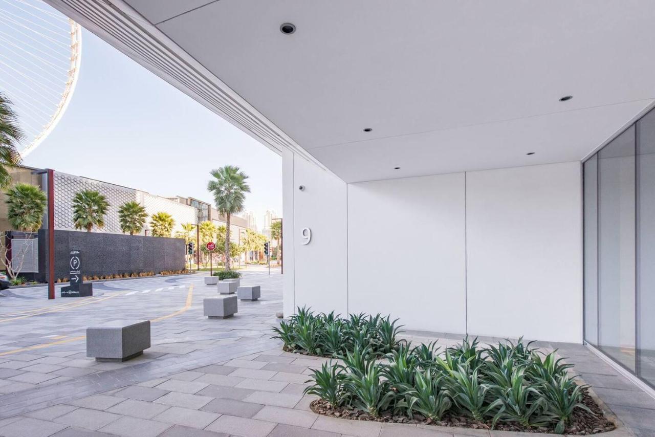 Spectacular 3 Bedroom With Maids Facing The Eye Apartment