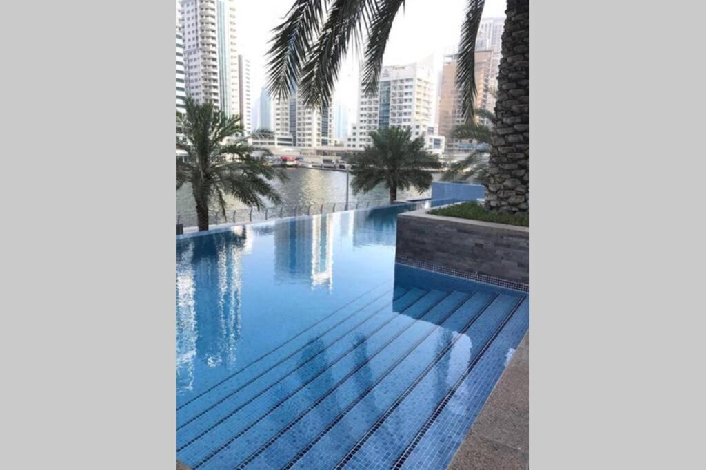 Amaizing 2 Bed . Park Island Marina Apartment