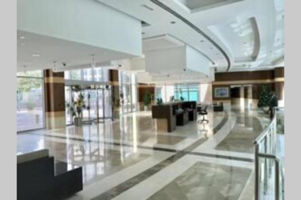 Apartment Amaizing 2 Bed . Park Island Marina *