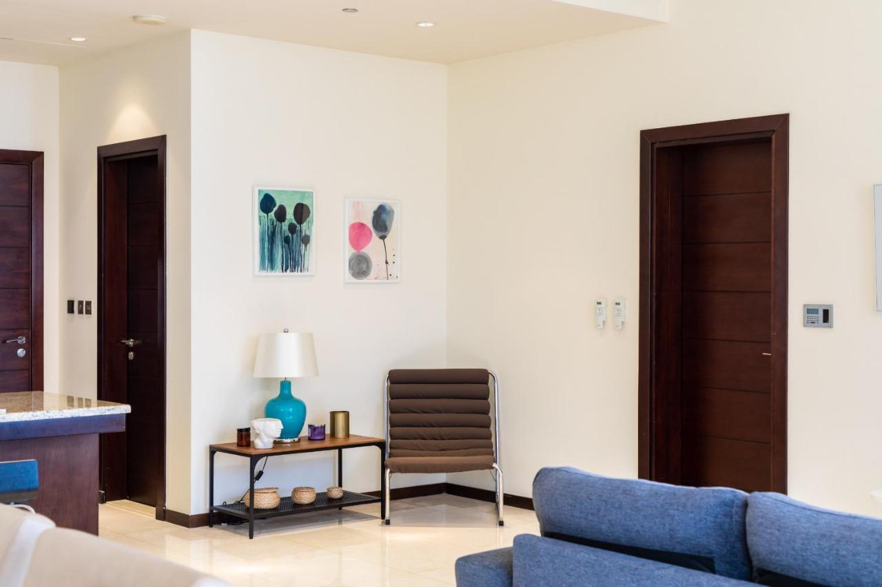 Maison Privee - Spacious Apt On Palm Jumeirah W Sea Views And Premium Facilities Access Apartment Dubai