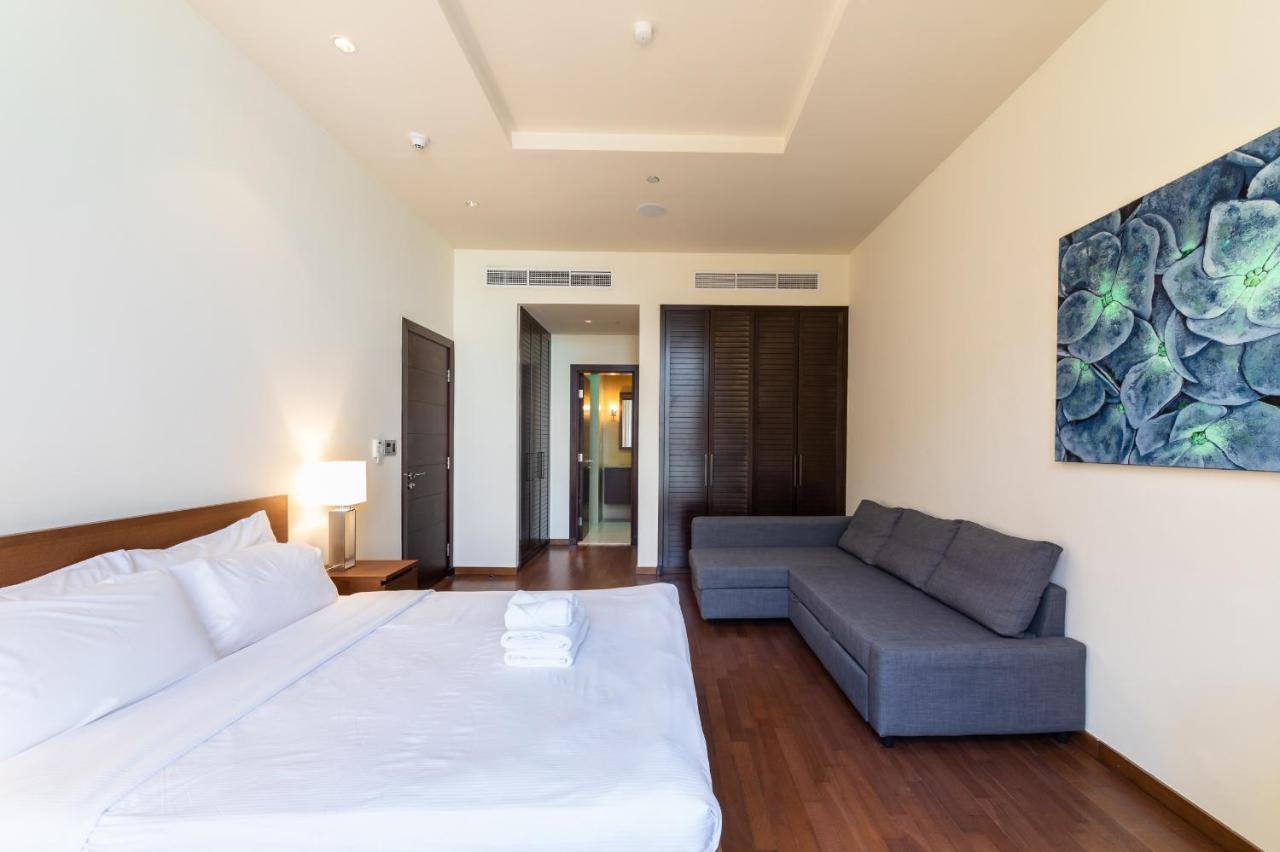 Maison Privee - Spacious Apt On Palm Jumeirah W Sea Views And Premium Facilities Access Apartment *
